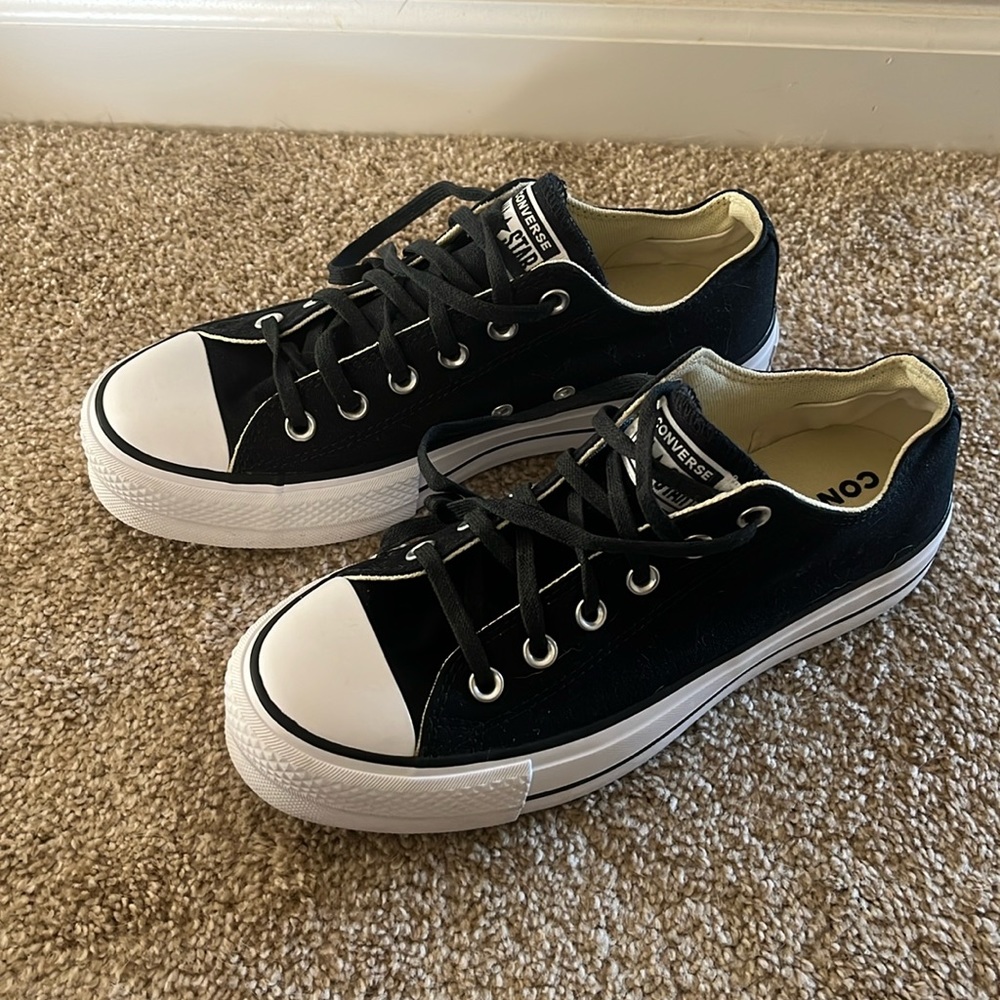 Converse Platform Sneakers Size 9 Women’s Black